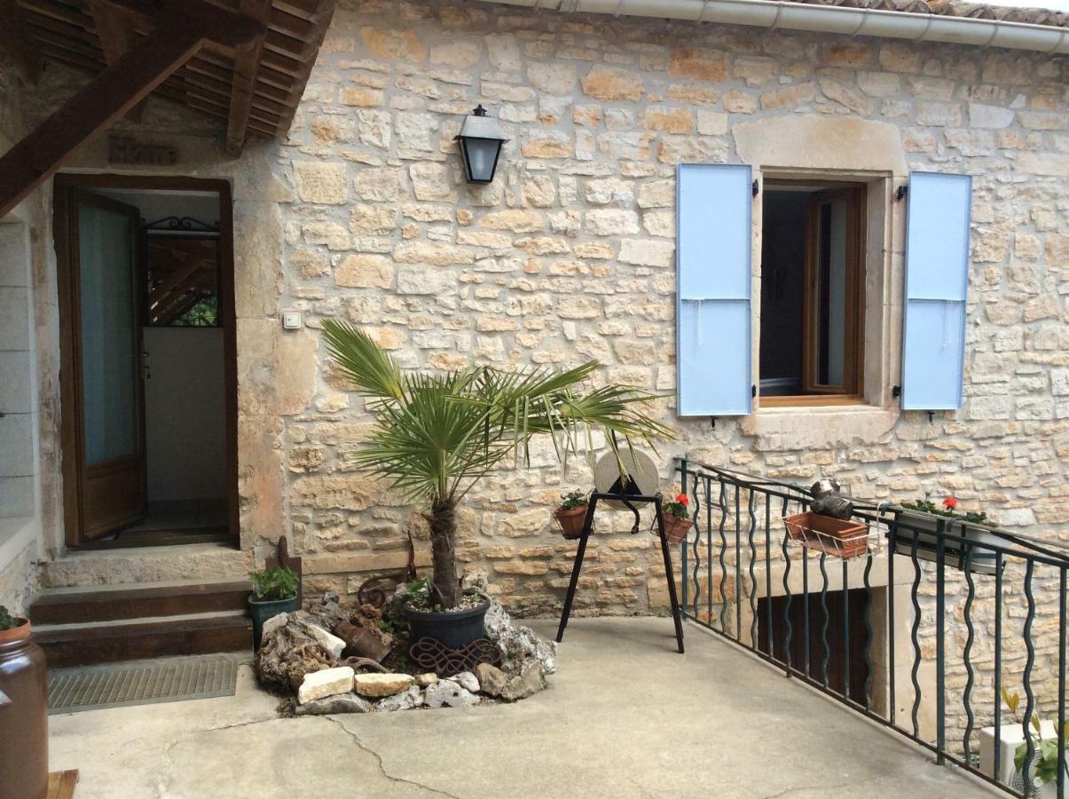 Le Coubrau Orgnac-lʼAven Exterior foto